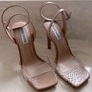 Steve Madden Jessenia Tan Heels size 7.5. Never worn!